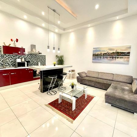 Amazing Swedish 3 Rooms Apartment In The City Center Budapesta Exterior foto