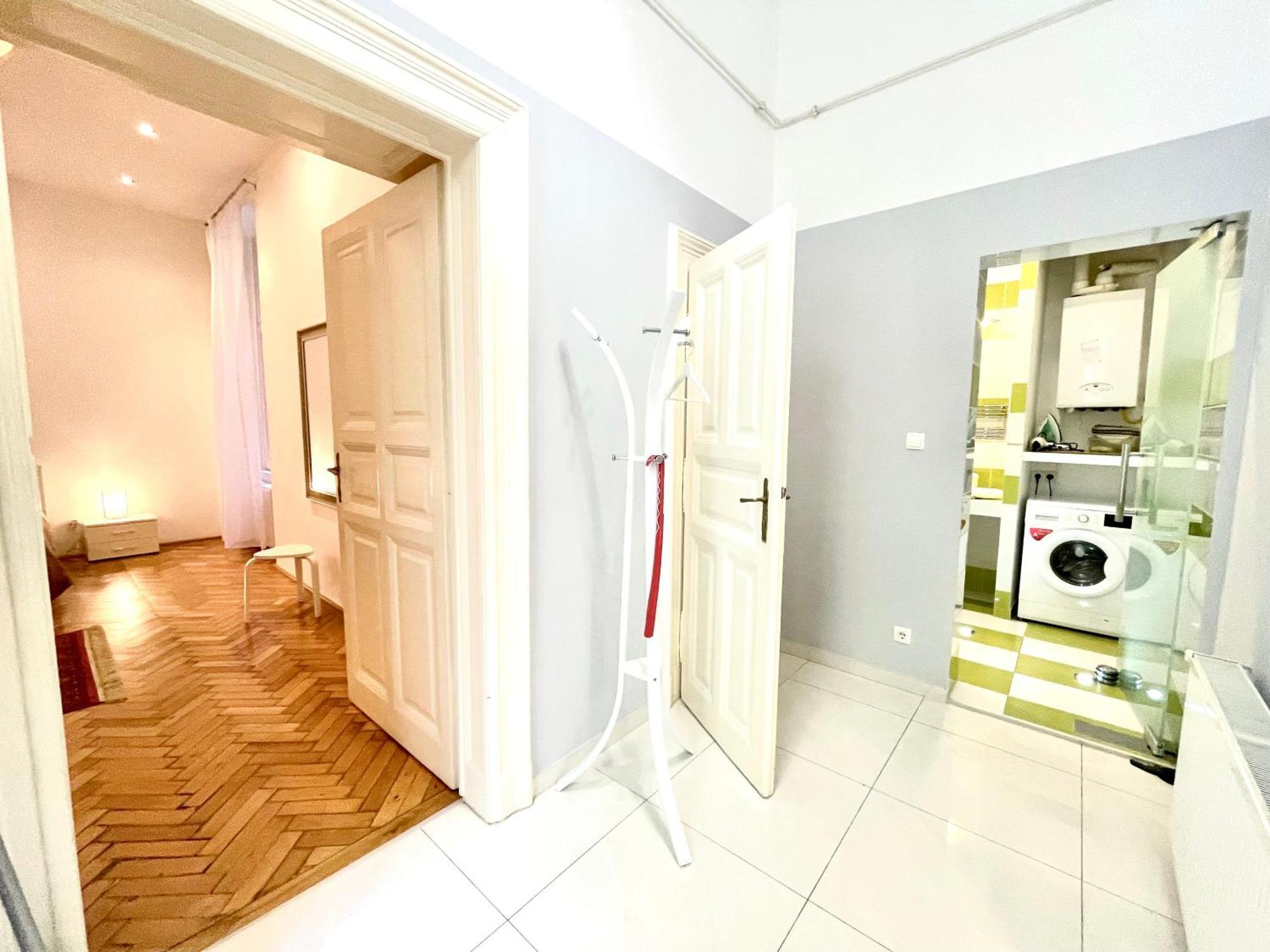 Amazing Swedish 3 Rooms Apartment In The City Center Budapesta Exterior foto