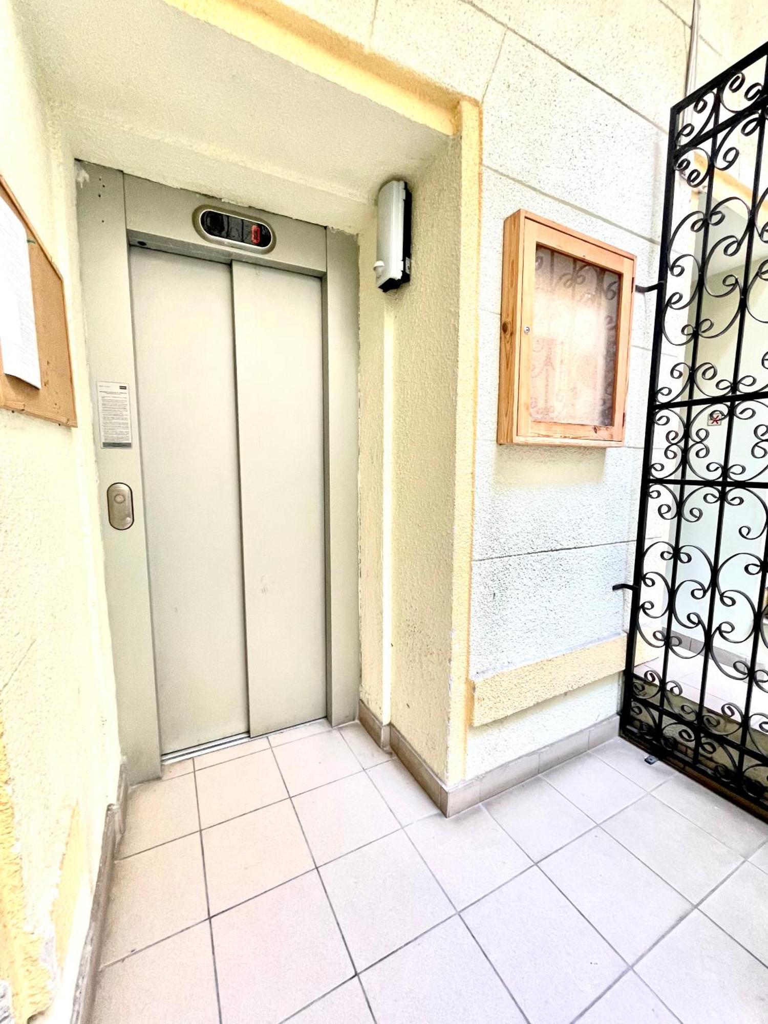 Amazing Swedish 3 Rooms Apartment In The City Center Budapesta Exterior foto