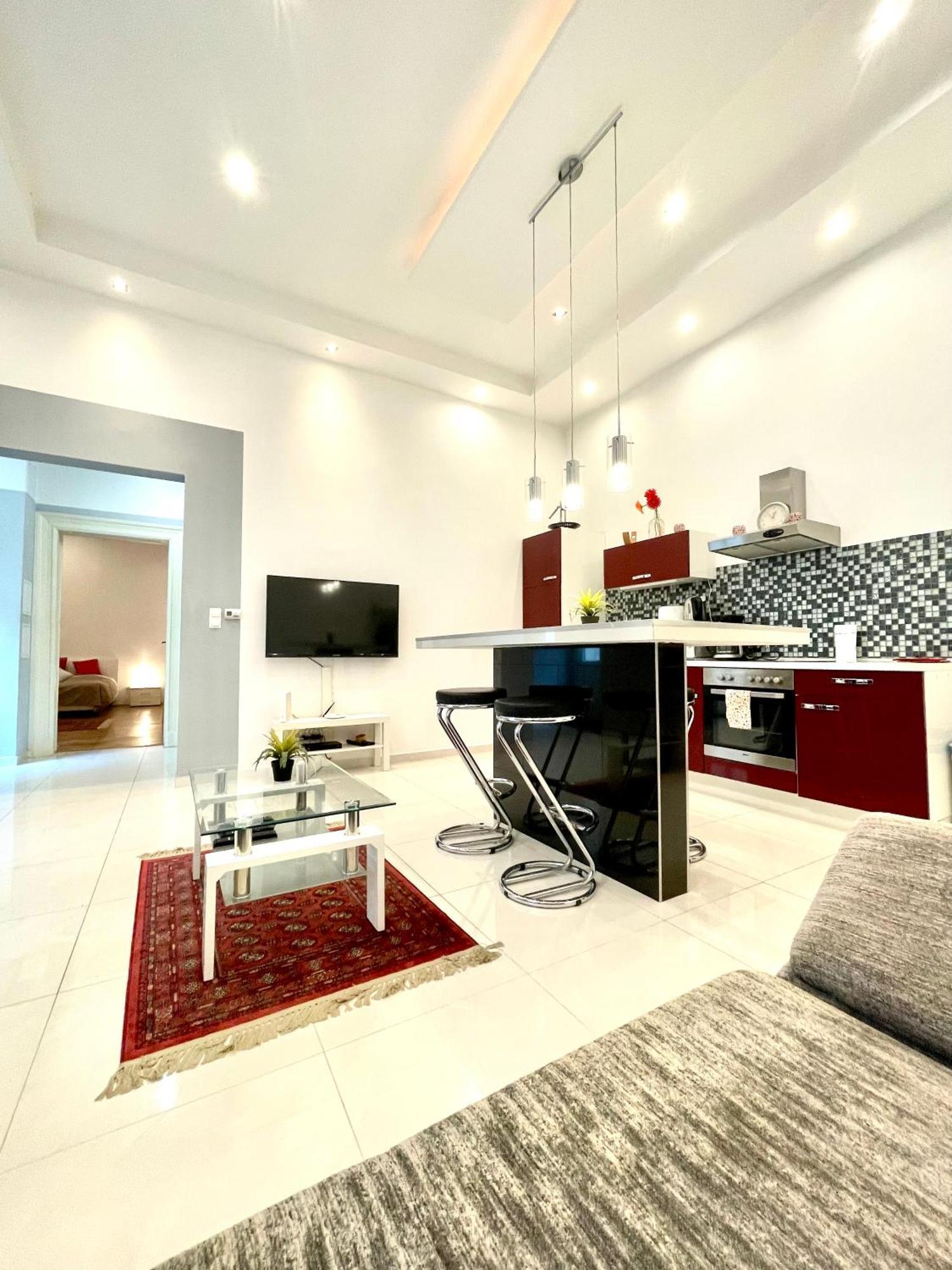 Amazing Swedish 3 Rooms Apartment In The City Center Budapesta Exterior foto