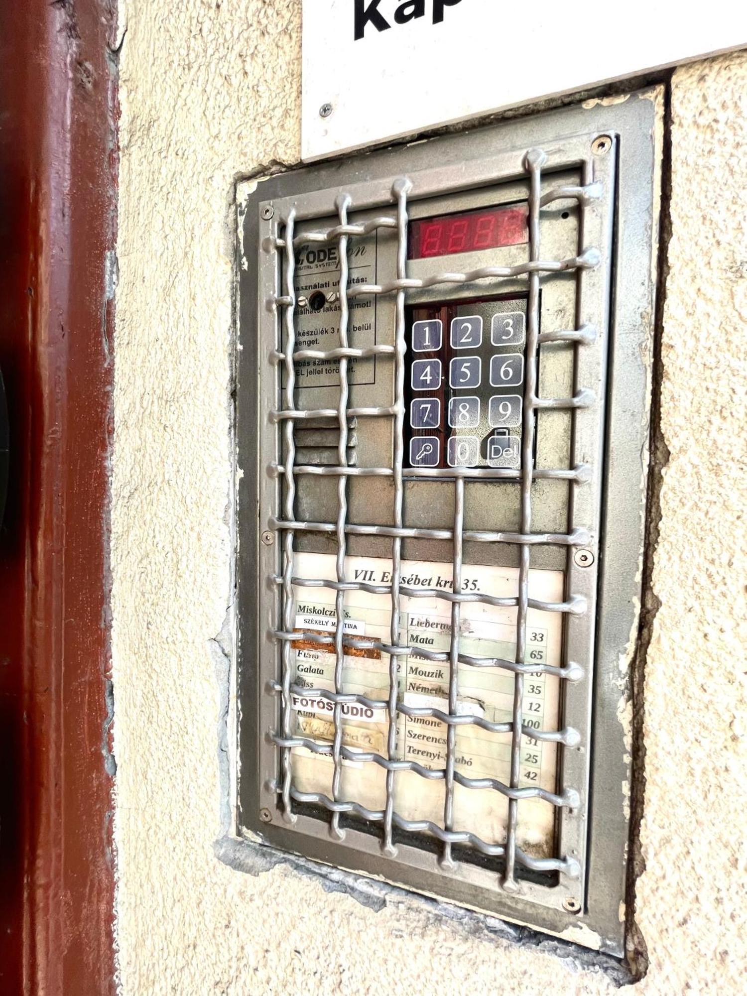 Amazing Swedish 3 Rooms Apartment In The City Center Budapesta Exterior foto